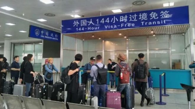 外籍人士参加中国广州城镇水务展，白云机场恢复144小时过境免签了